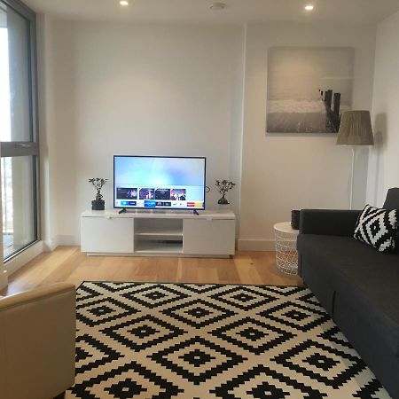 Luxurious Serviced Apartment In Κρόιντον Εξωτερικό φωτογραφία