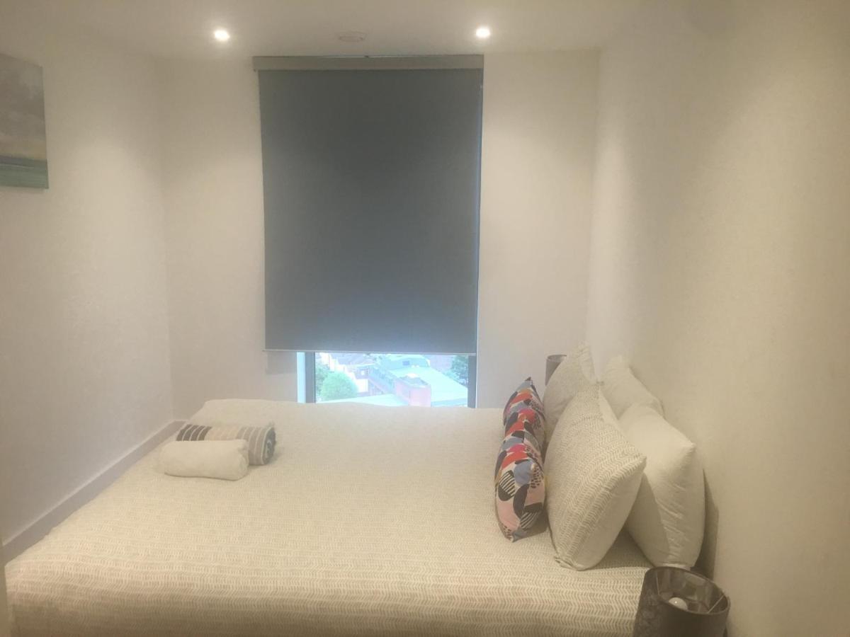 Luxurious Serviced Apartment In Κρόιντον Εξωτερικό φωτογραφία