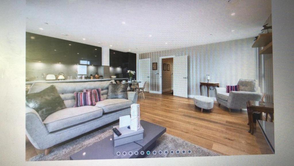 Luxurious Serviced Apartment In Κρόιντον Εξωτερικό φωτογραφία