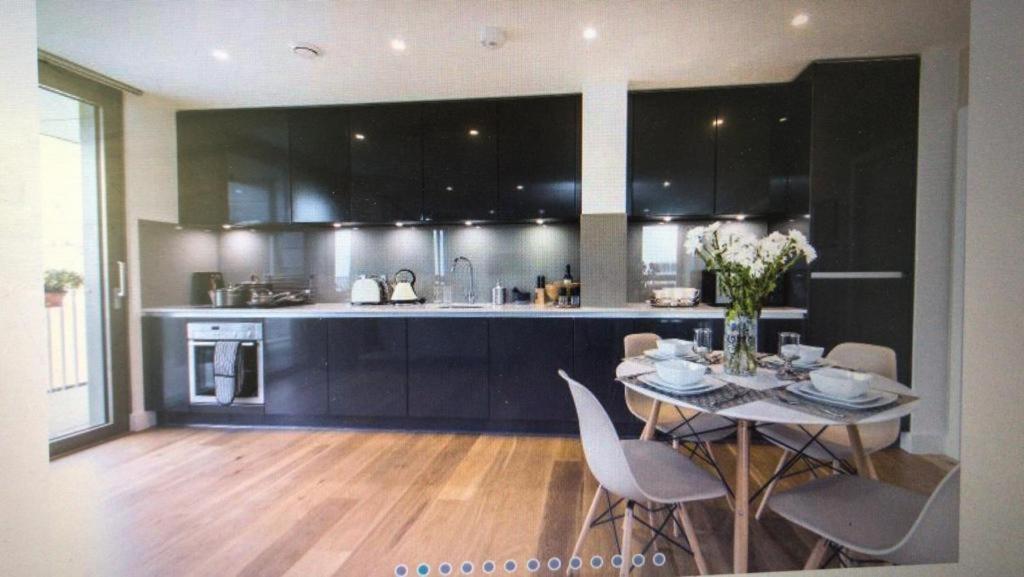 Luxurious Serviced Apartment In Κρόιντον Εξωτερικό φωτογραφία