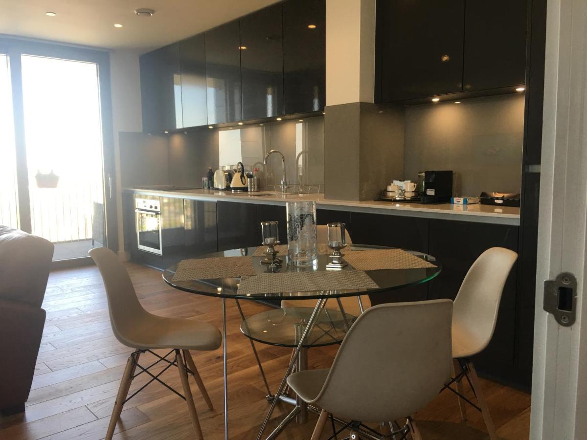 Luxurious Serviced Apartment In Κρόιντον Εξωτερικό φωτογραφία